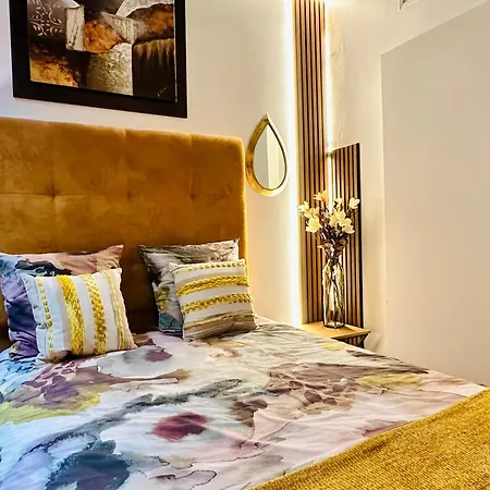 Apartment Design By Kenzo Near Notre Dame