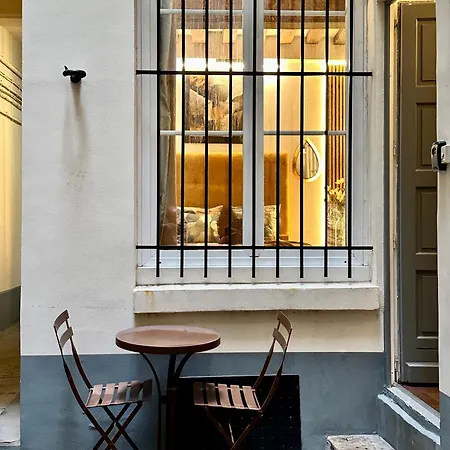 Apartment Design By Kenzo Near Notre Dame