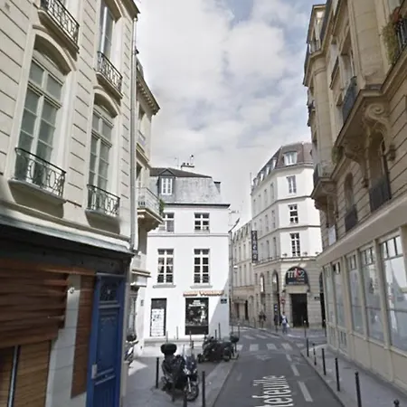 Design By Kenzo Near Notre Dame Apartment Paris