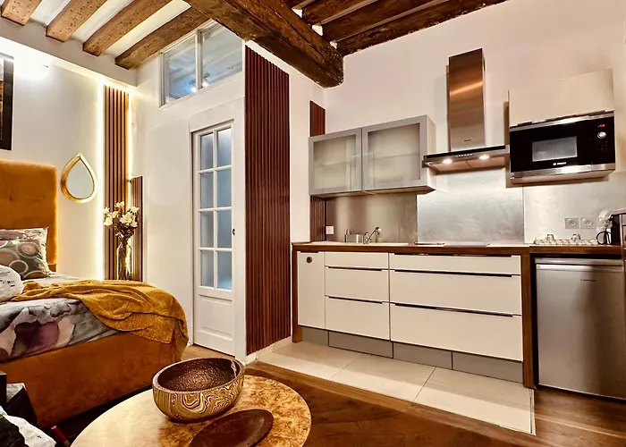 Design & Comfortable Apartment